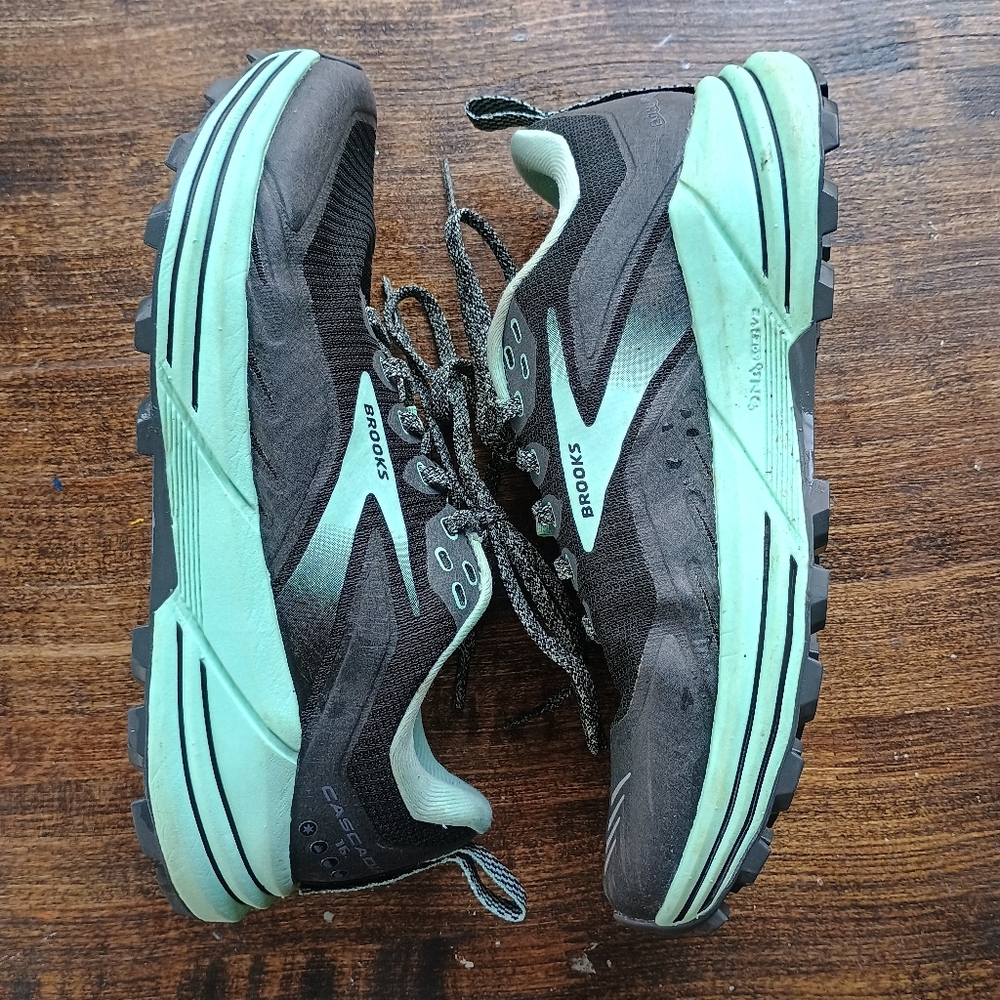 Brooks Cascadia 16 Trail Running Shoes Black Green Size 8D Wide